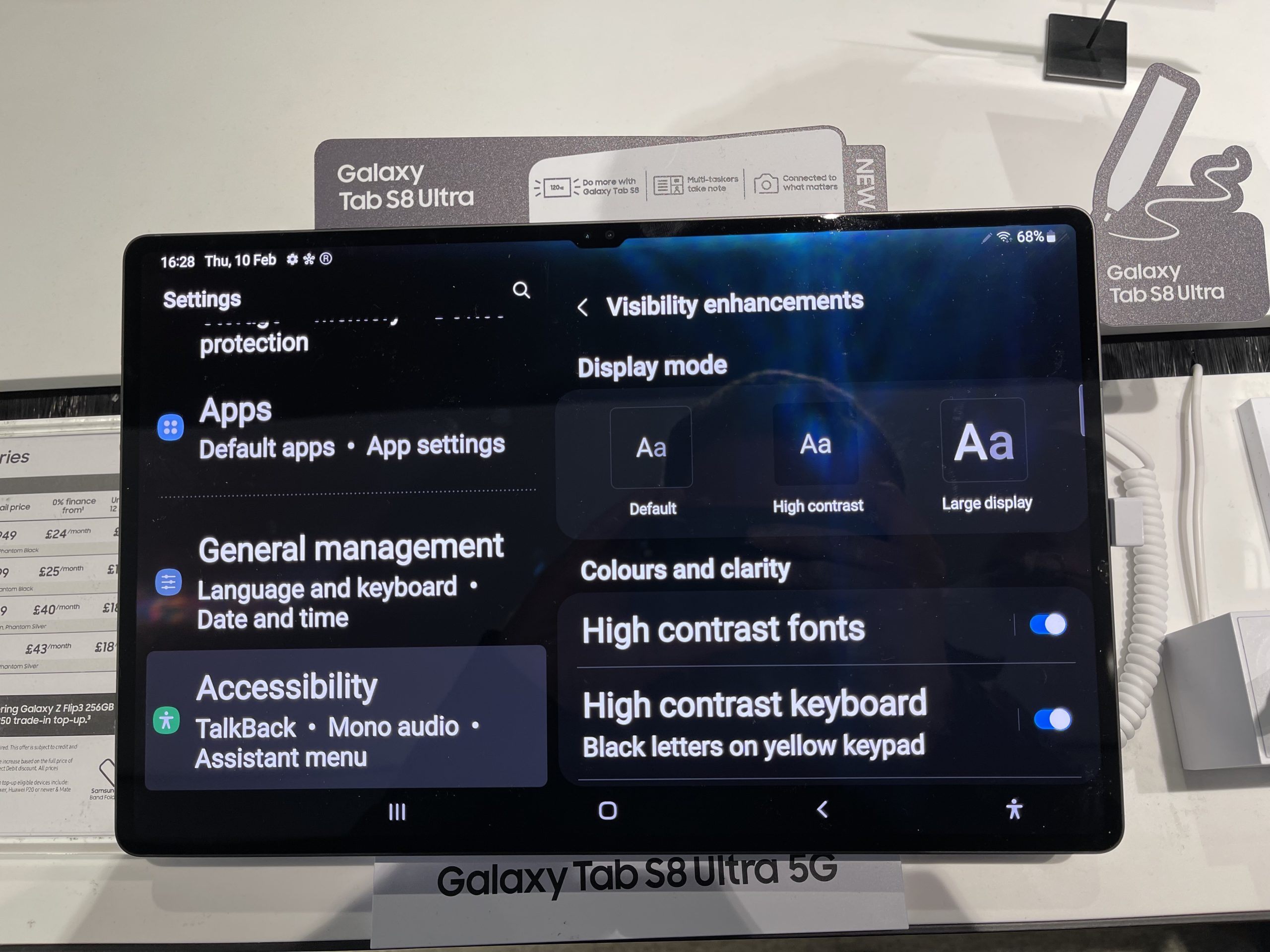 Galaxy Tab S8 visibility enhancements on screen